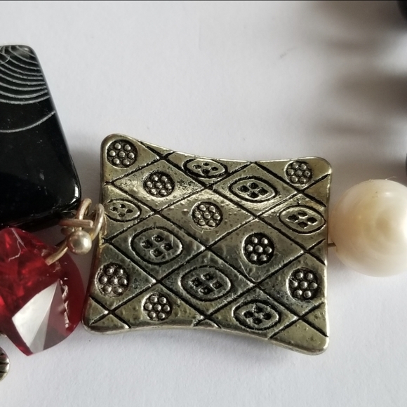 Handmade bracelet black silver red bead beaded shamrock 4 leaf clover - Picture 7 of 14